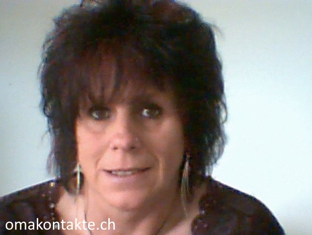 Leider bin ich wieder auf der Suche, hoffe hier einen treuen und ehrlichen Partner zu finden.